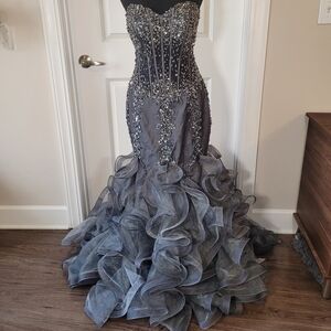 Jovani grey mermaid long ballgown dress marked size 6